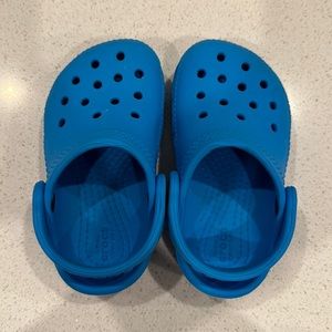 Like new Crocs size 6 (toddlers)
